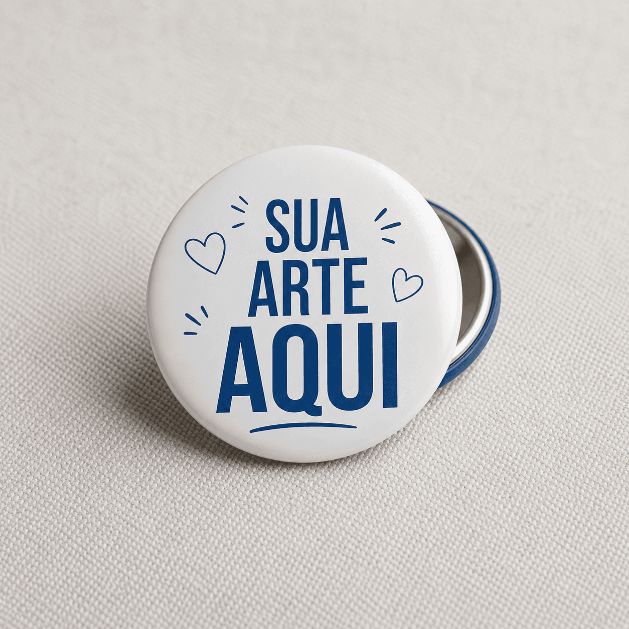 Botton personalizado azul marinho com a escrita Sua Arte Aqui em dourado, ideal para brindes corporativos