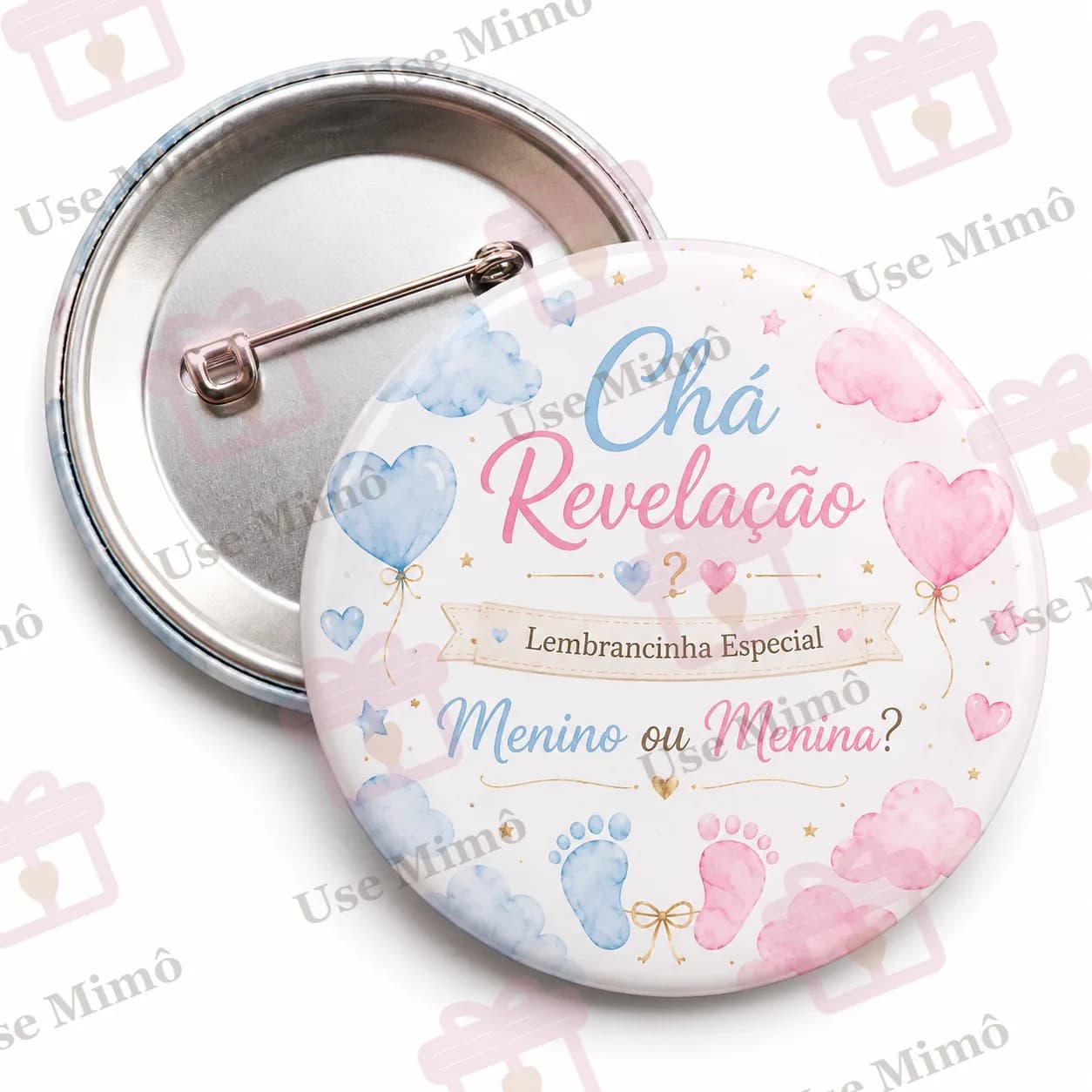 Botton redondo com alfinete, fundo branco com balões, estrelas, pegadas e corações em tons de rosa e azul; texto Chá Revelação, Lembrancinha Especial, Menino ou Menina?.